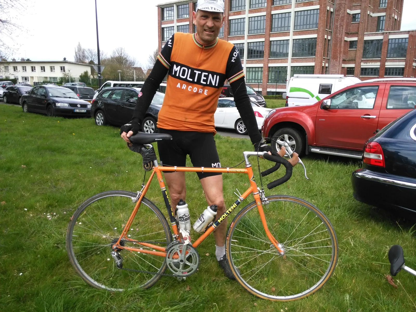 Min “Molteni” cykel til Paris Roubaix Challenge bestod af en gammel Centurion Super le Mans ramme i Columbus Gara, som jeg havde slebet ned og omlakeret i den ikoniske Molteni-orange farve
