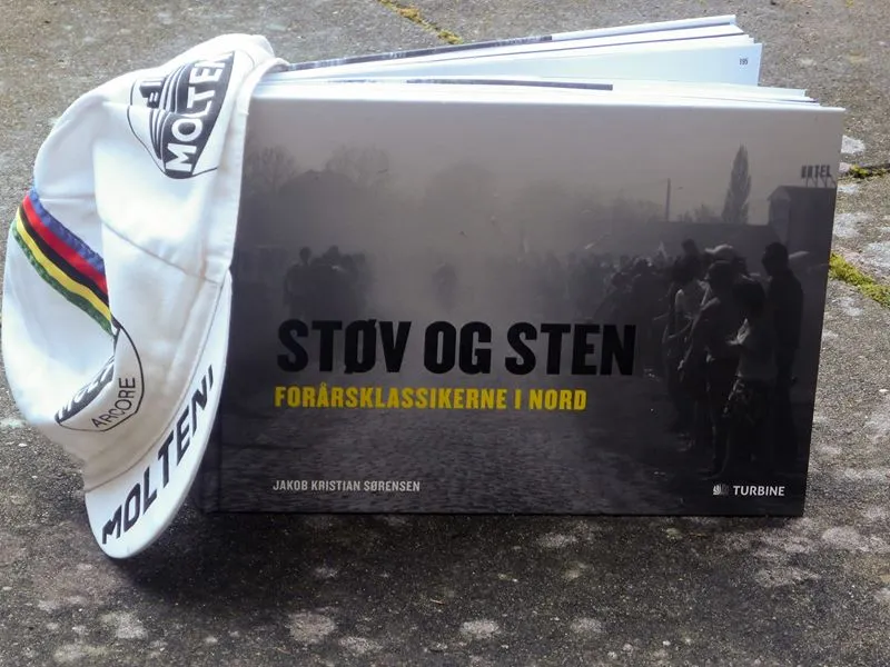 Støv og sten, af Jakob Kristian Sørensen