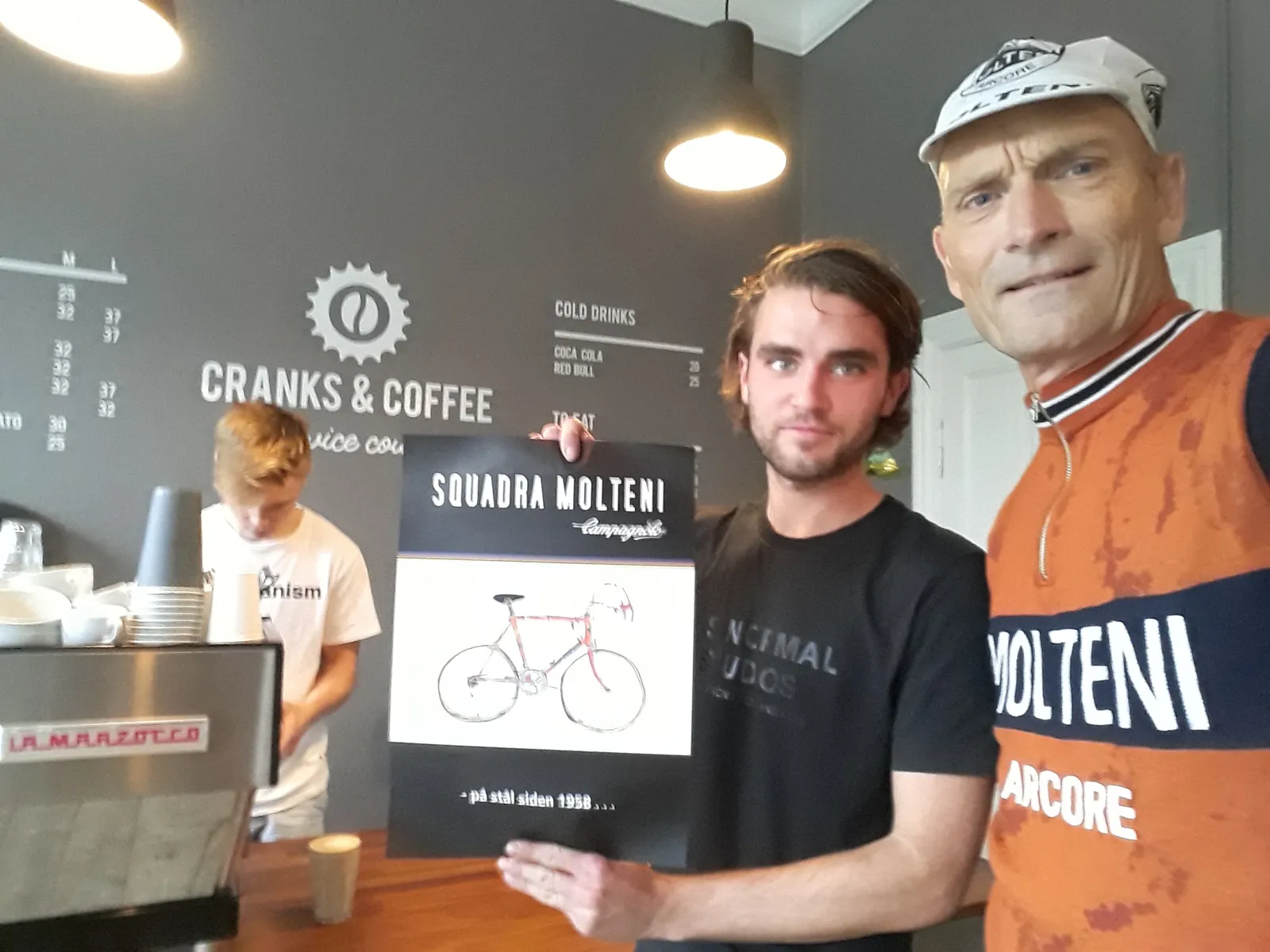 Joakim Bukdal, Simon Andreasen og Emil Vestergaard har banket en smuk og stilfuld café op midt Klampenborg